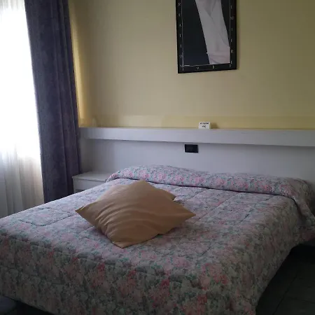 Hotel Stazione Sul Di Iseo 3*